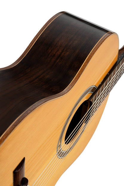 ORTEGA Performer Series 4/4 Konzertgitarre 6-String - Natural + Gigbag