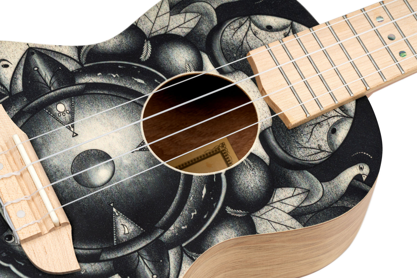 ORTEGA Art Serie Konzert Ukulele 4 String - Spruce / Catalpa Birds