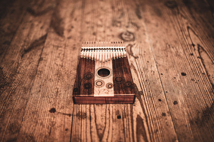 MEINL Sonic Energy Sound Hole Kalimba - 17 tones, maple + acacia