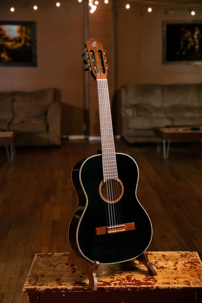 ORTEGA Family Series 7/8 Konzertgitarre 6 String - Fichte / Mahagoni + Bag