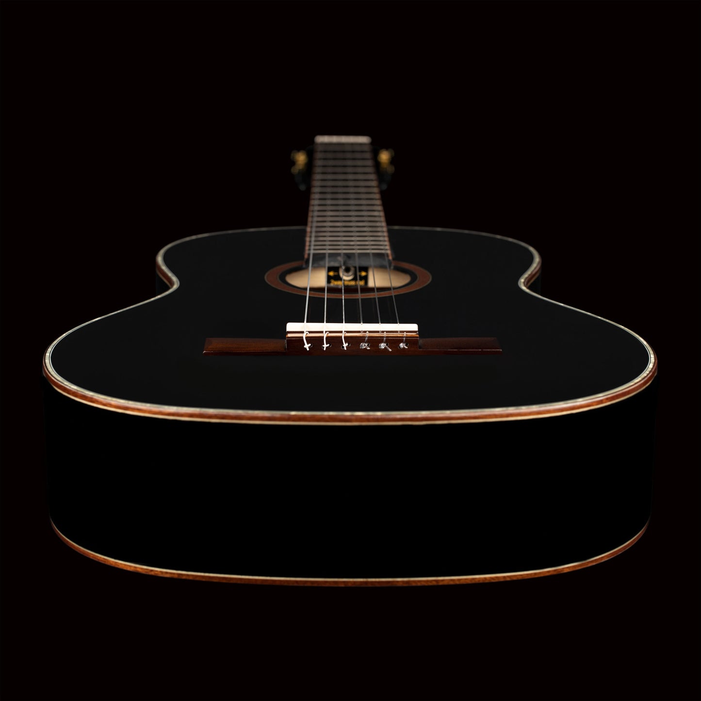 ORTEGA Family Series 4/4 Slim Neck Konzertgitarre 6 String - Fichte / Mahagoni + Bag