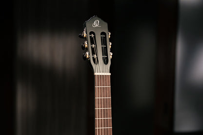 ORTEGA Student Series 4/4 Classic Guitar 6-String - Black