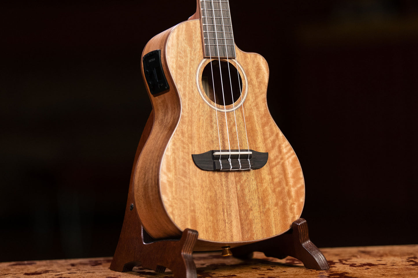ORTEGA Horizon Series Concert Preamp Ukulele 4 String - Mango Natural + Bag