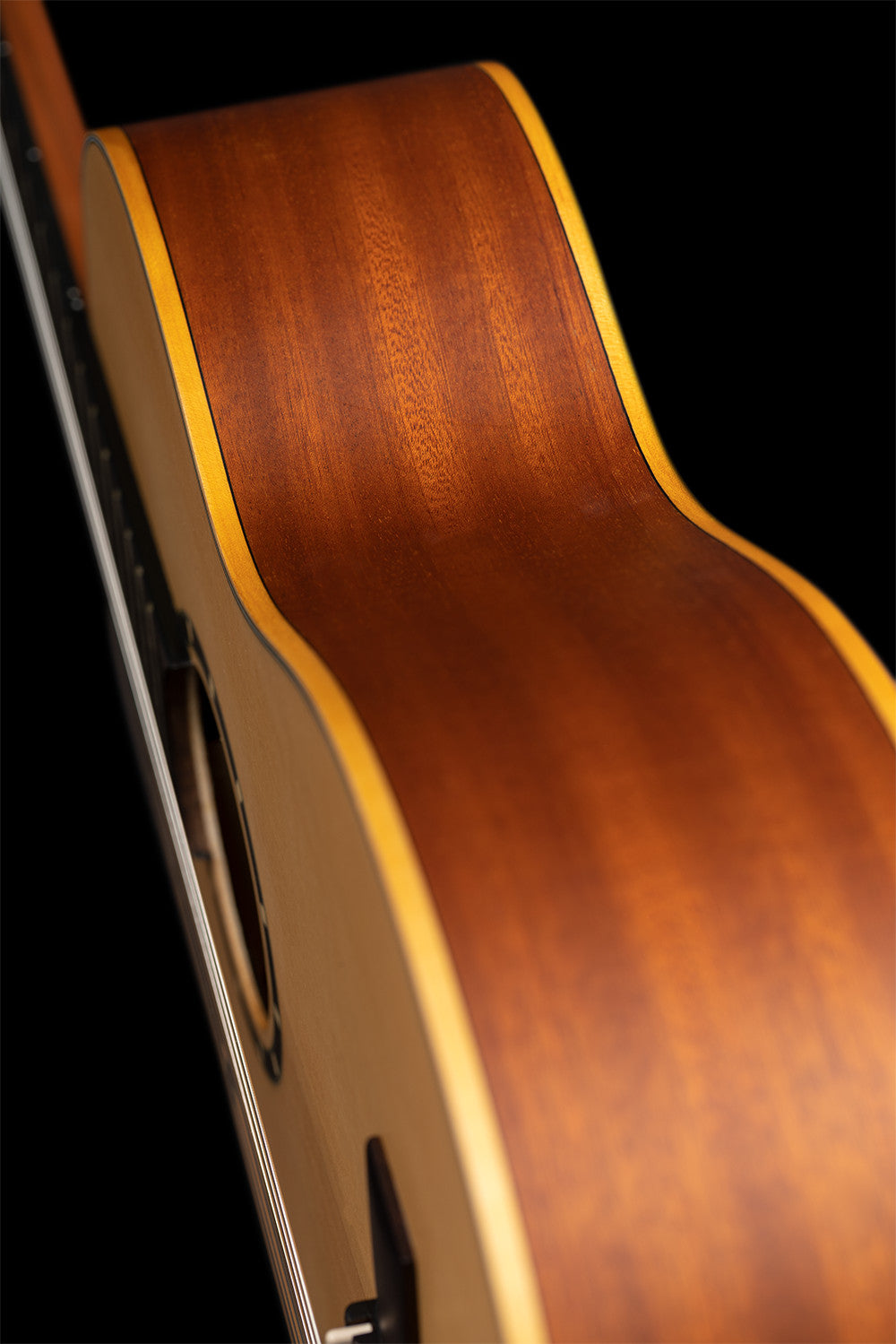 ORTEGA Family Series 4/4 Konzertgitarre 6 String Lefty - Mahagoni Natur + Bag