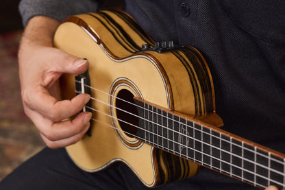 ORTEGA Signature Series Concert Ukulele 4-String + Pro Gig Bag