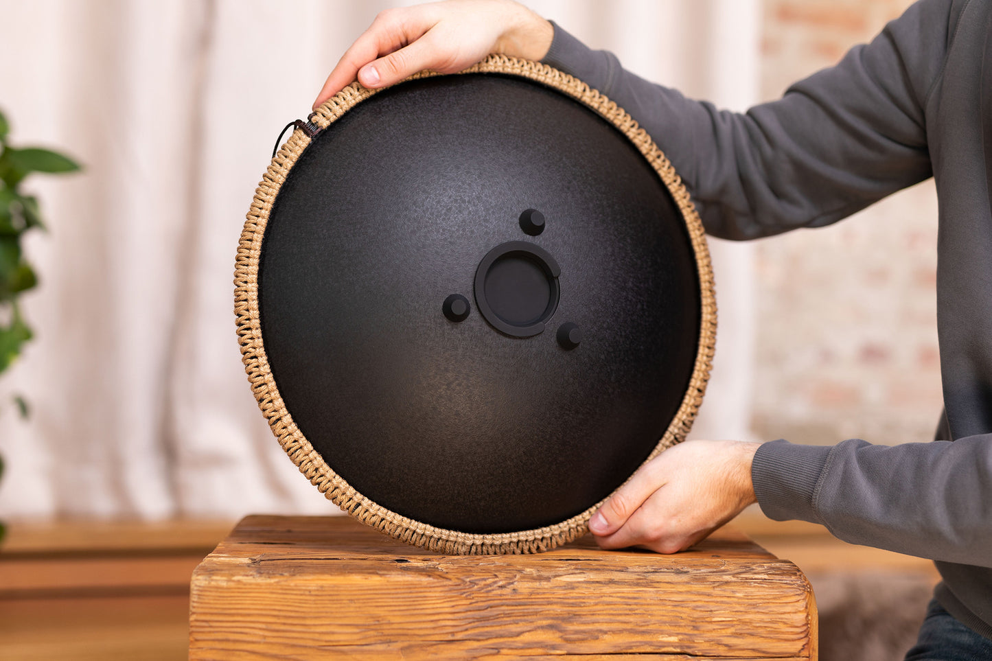 MEINL Sonic Energy Octave Steel Tongue Drum 16" - D Kurd/9 Notes/440 Hz - Lasered Floral Design/Black
