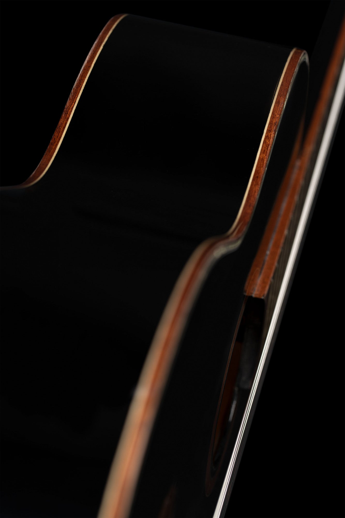 ORTEGA Family Series 4/4 Slim Neck Konzertgitarre 6 String - Fichte / Mahagoni + Bag