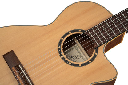 ORTEGA Family Series 3/4 Konzertgitarre 6-String - Natural + Gigbag