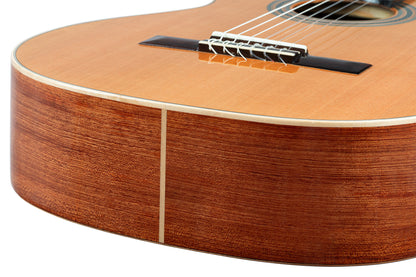 ORTEGA Traditional Series 4/4 Konzertgitarre 6-String + Pro Gigbag