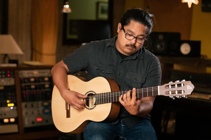 ORTEGA Student Series Pro 4/4 Konzertgitarre 6-String - Natural