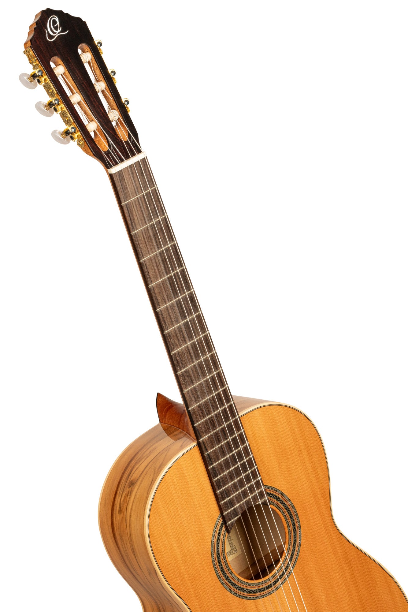 ORTEGA Traditional Series 4/4 Nylon String Guitar 6-String + Pro Gig Bag