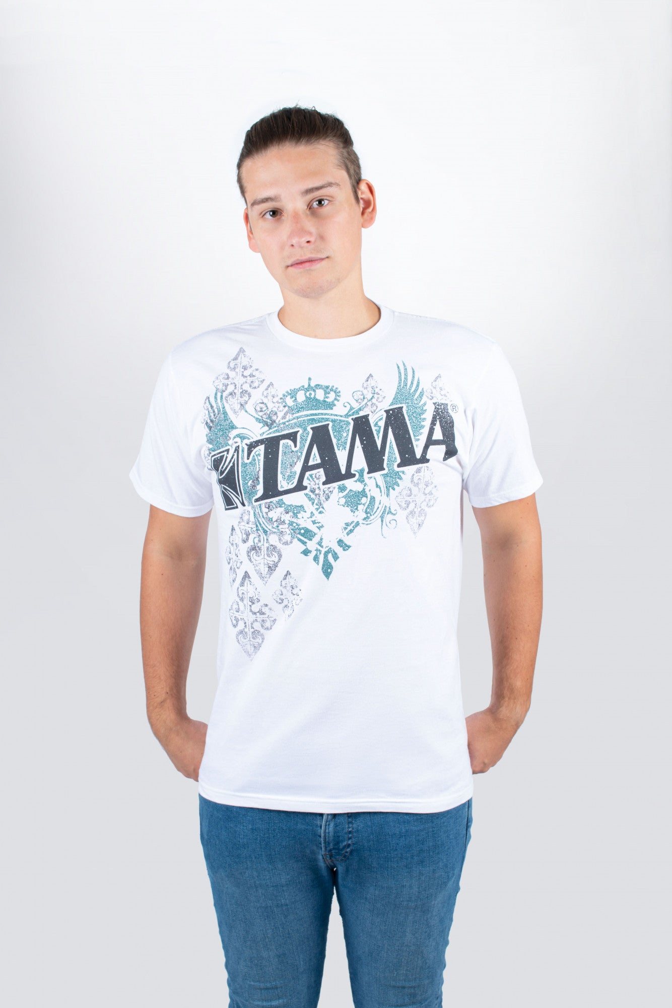 Tama t-shirt in white with Wings Tee frontprint