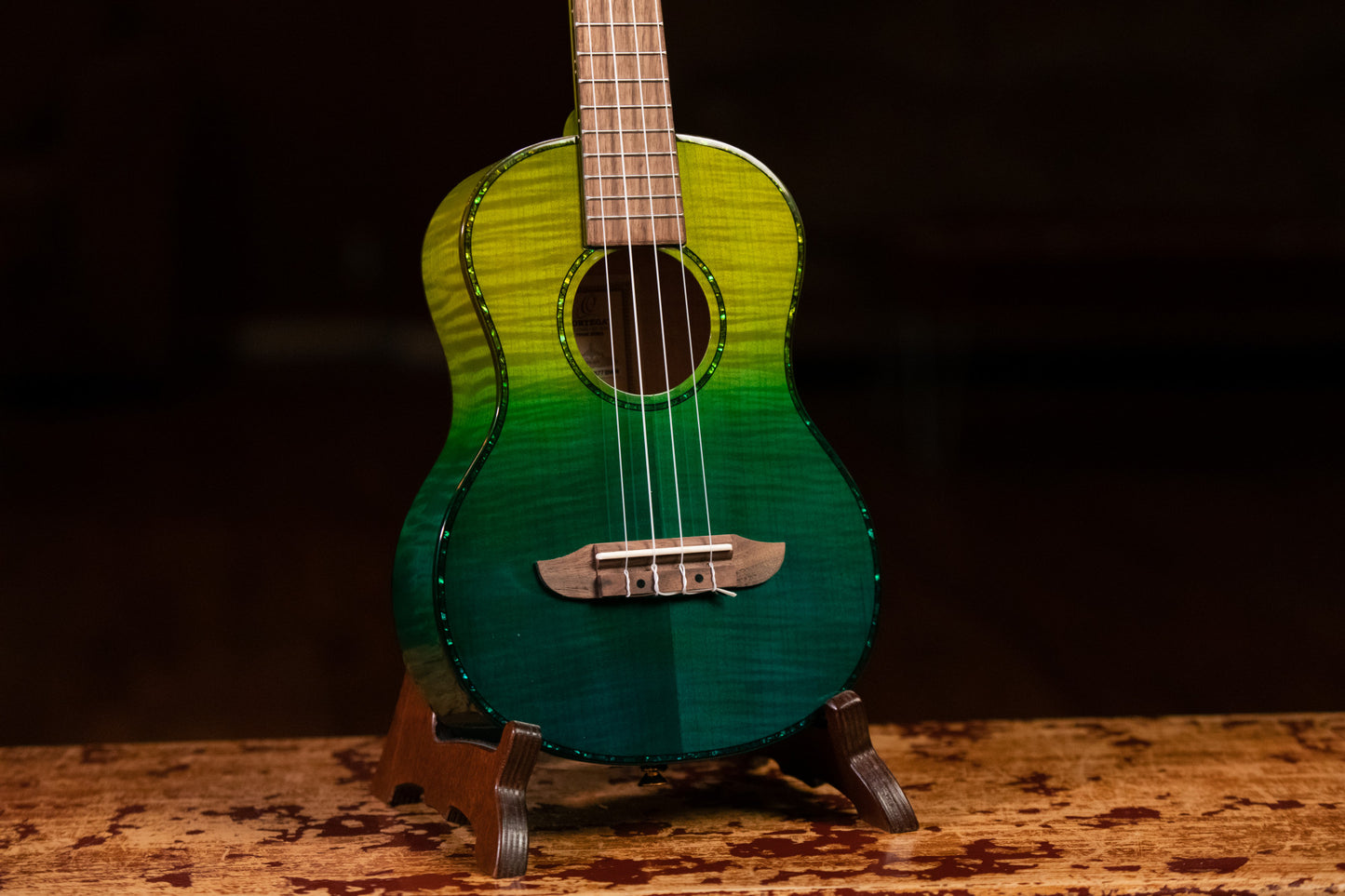 ORTEGA Prism Serie Tenor Ukulele 4 String - Flamed Maple Ivy Fade + Bag
