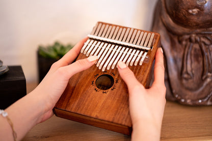 ORTEGA Lizard Series Kalimba 17 Keys - Solid Acacia