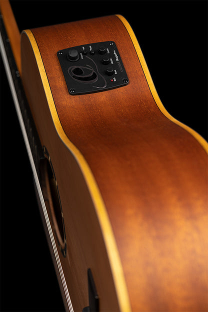 ORTEGA Family Series Pro 4/4 Slim Neck Konzertgitarre 6 String Lefty - Massive Zeder / Mahagoni Natur + Bag