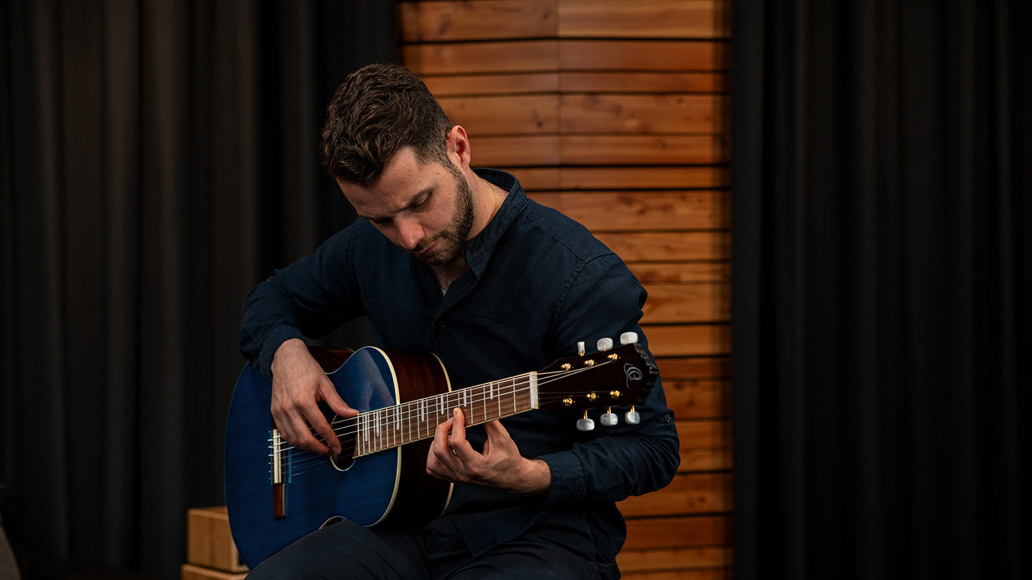 ORTEGA Ranger Series 4/4 Konzertgitarre 6-String - Ozeanblau + Gigbag