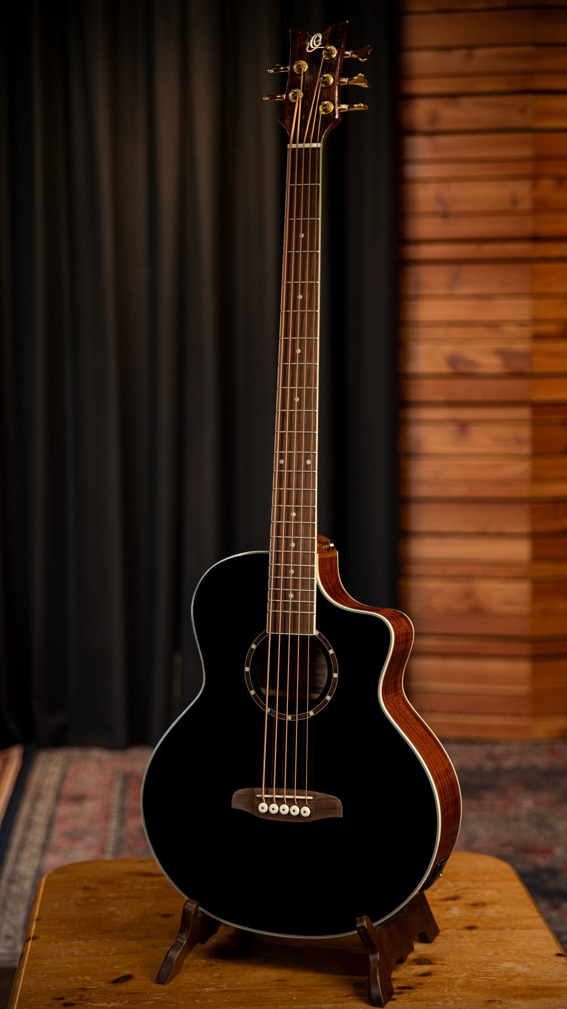 ORTEGA Deep Series 8 Acoustic Bass 5 String