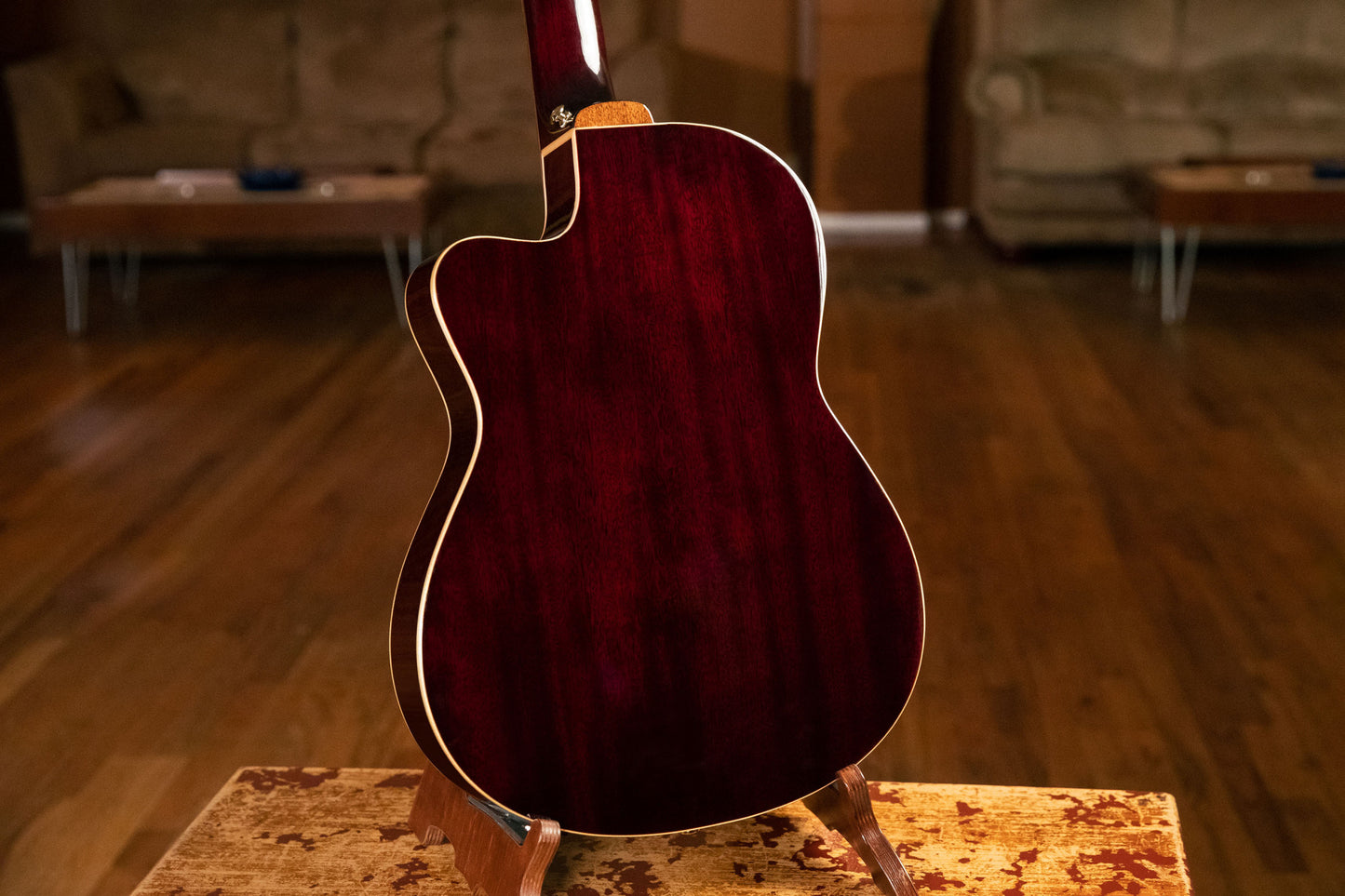 ORTEGA Performer Series 4/4 Thinline Konzertgitarre 6-String - Stained Red + Gigbag