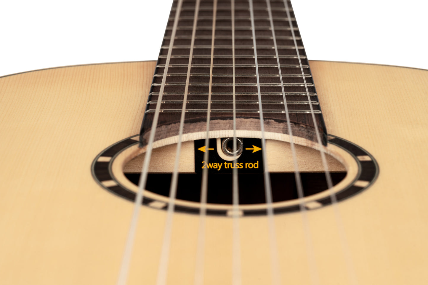 ORTEGA Family Series Pro 4/4 Slim Neck Konzertgitarre 7 String - Massive Zeder + Bag