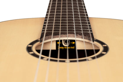 ORTEGA Family Series Pro 4/4 Slim Neck Konzertgitarre 7 String - Massive Zeder + Bag