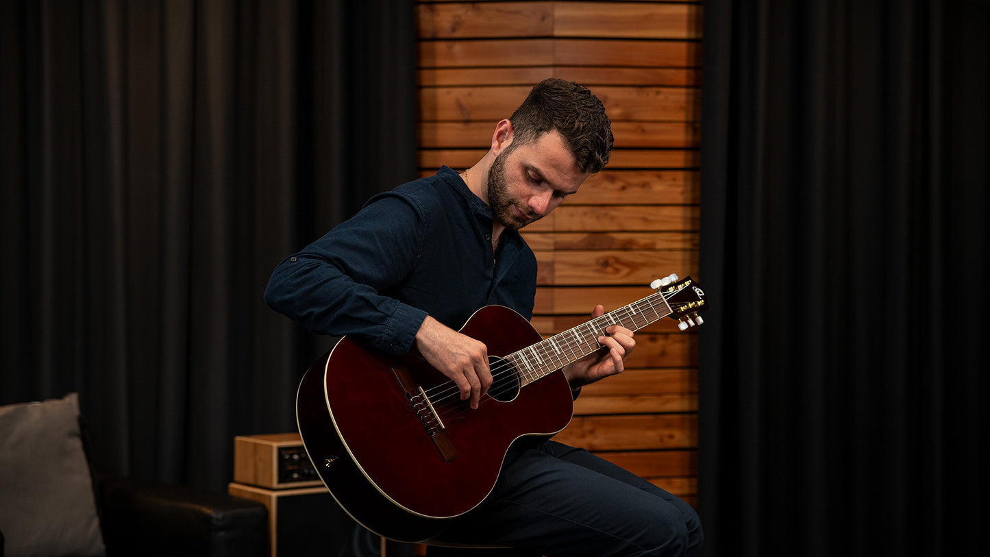ORTEGA Ranger Series 4/4 Konzertgitarre 6-String - Dunkelrot + Gigbag