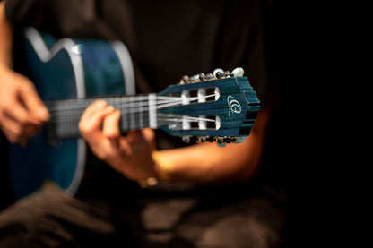 ORTEGA Family Series 4/4 Slim Neck Konzertgitarre 6 String - Ocean Blue + Bag