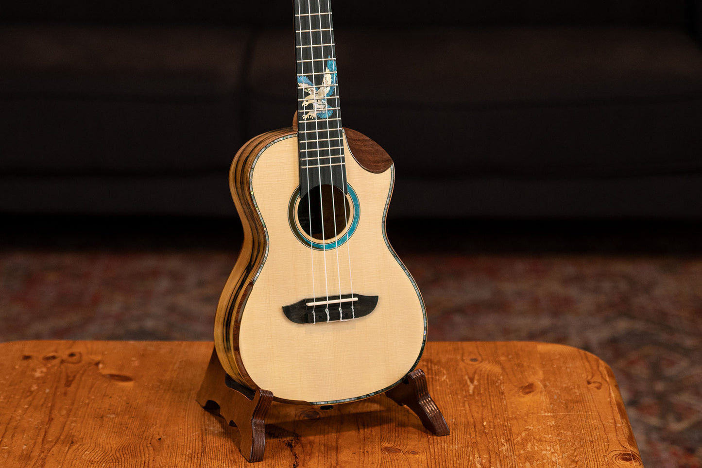 ORTEGA The Private Room Series Konzert Ukulele 4 String - Spruce / White Ebony Natural + Bag