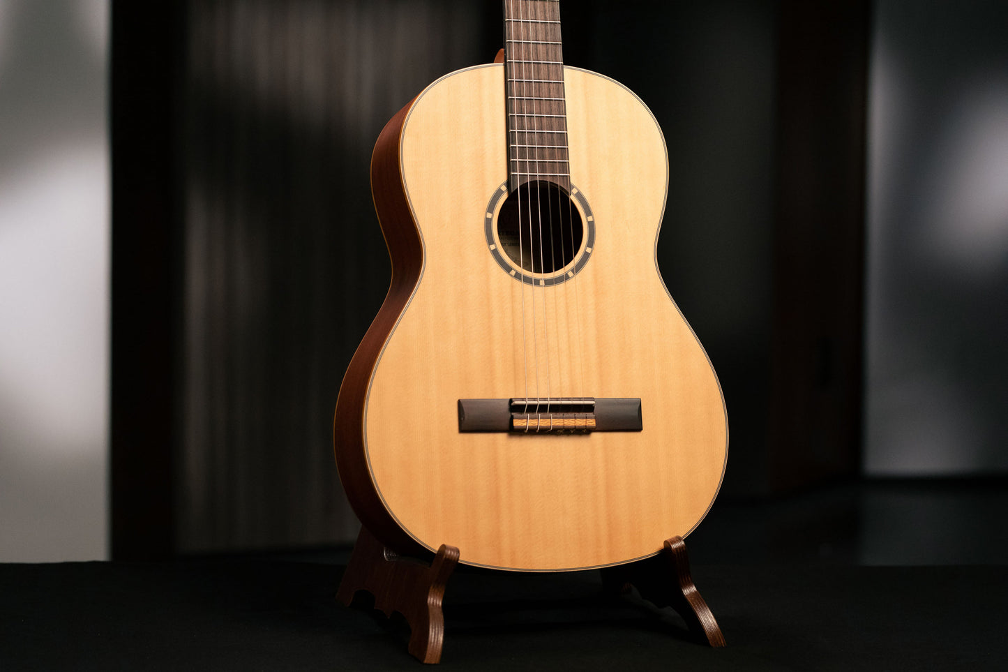 ORTEGA Family Series 4/4 Classical Slim Neck Guitar 6 String - Mahogany Natural + Gigbag