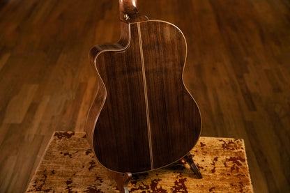 ORTEGA Performer Series 4/4 Classical Guitar 6-String - Natural + Gig Bag