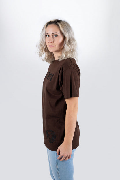 TAMA T-Shirt in braun mit Logo auf der Brust