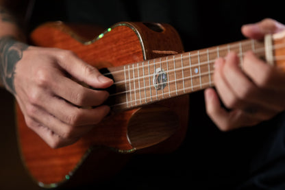 ORTEGA Custom Built Series Concert Ukulele 4 String - Solid Mahogany Natural + Bag