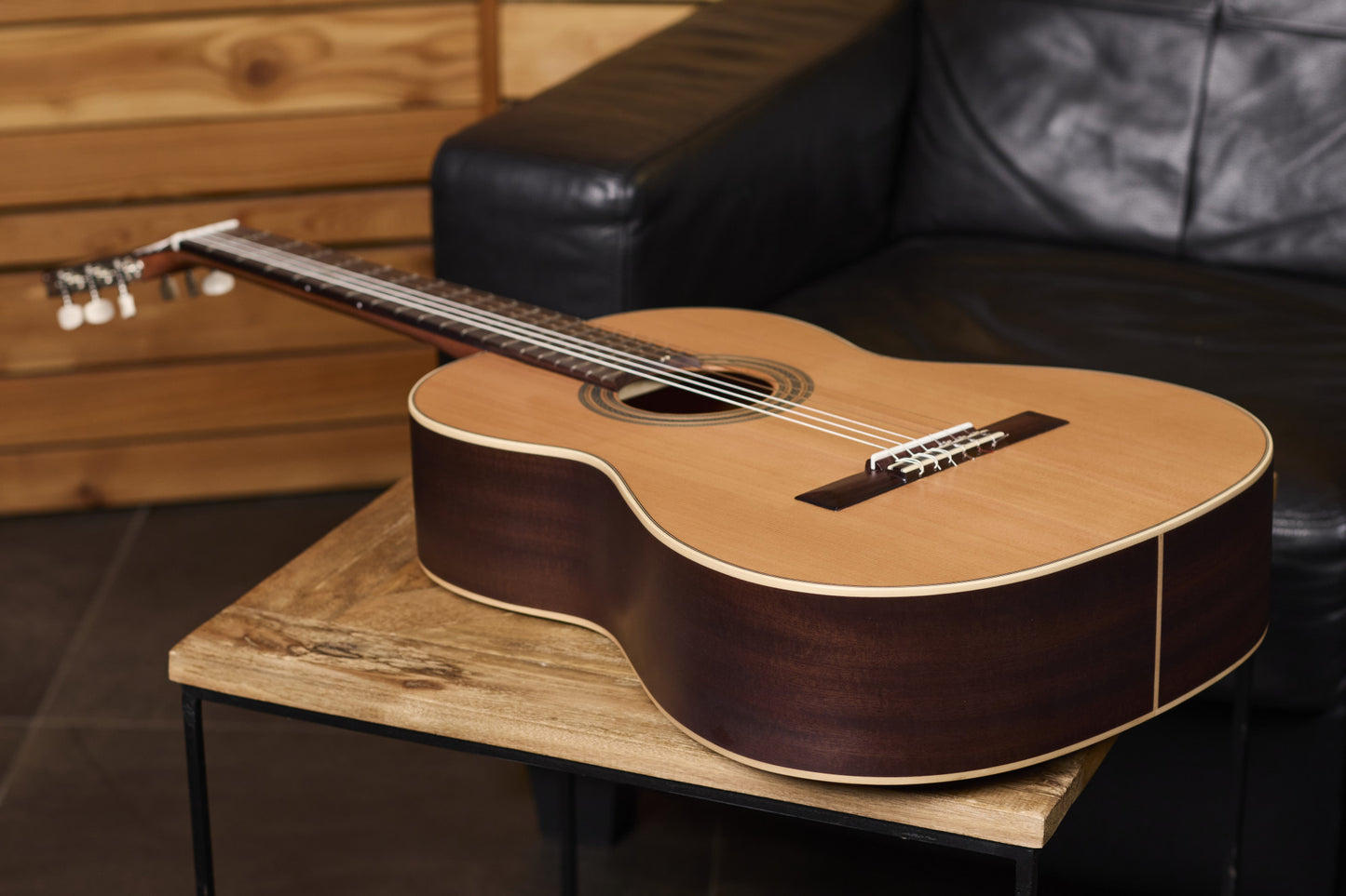 ORTEGA Traditional Series 4/4 Konzertgitarre 6-String + Pro Gigbag