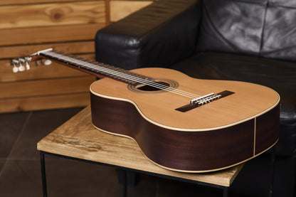 ORTEGA Traditional Series 4/4 Konzertgitarre 6-String + Pro Gigbag