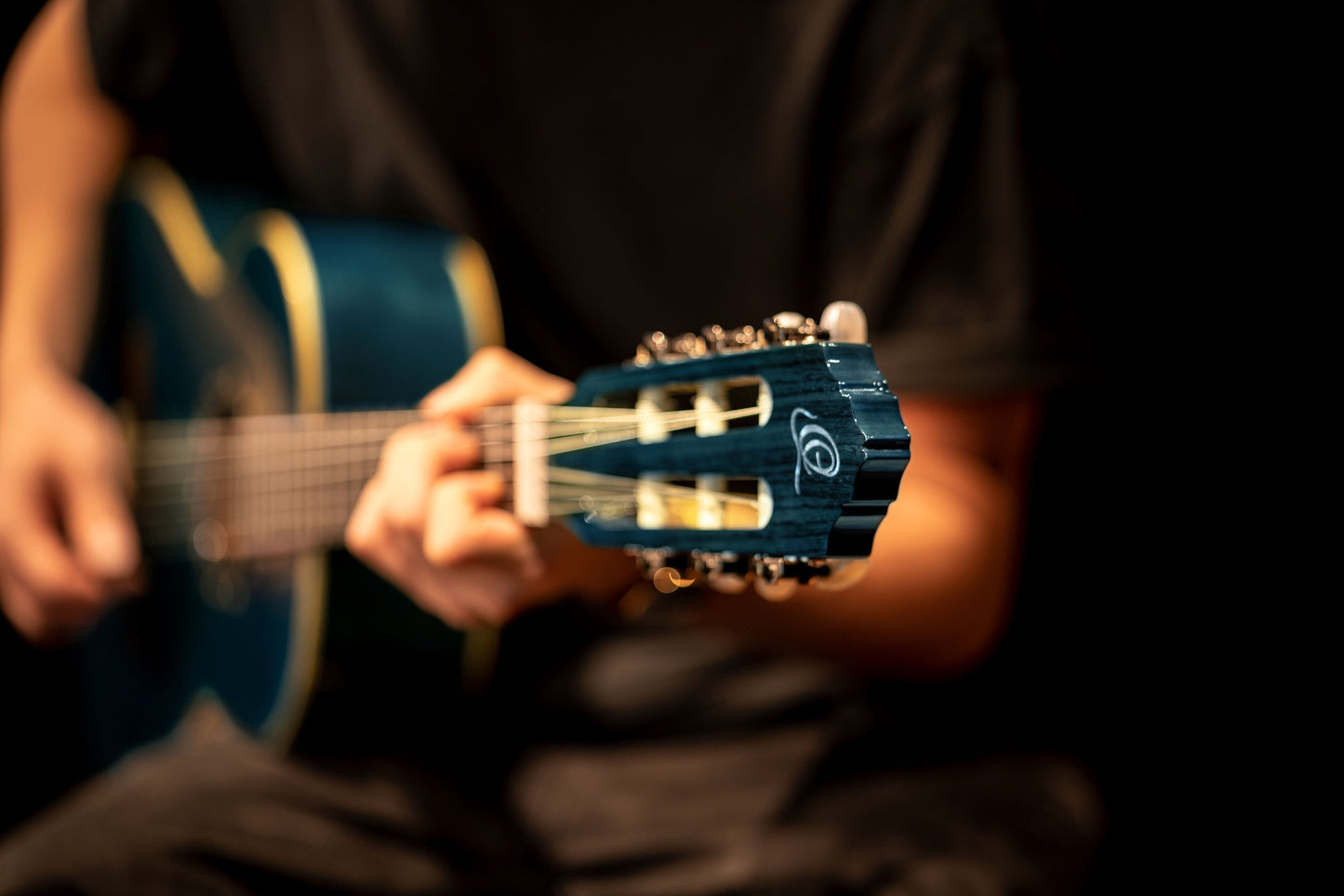 ORTEGA Family Series 3/4 Konzertgitarre 6 String - Ocean Blue + Bag