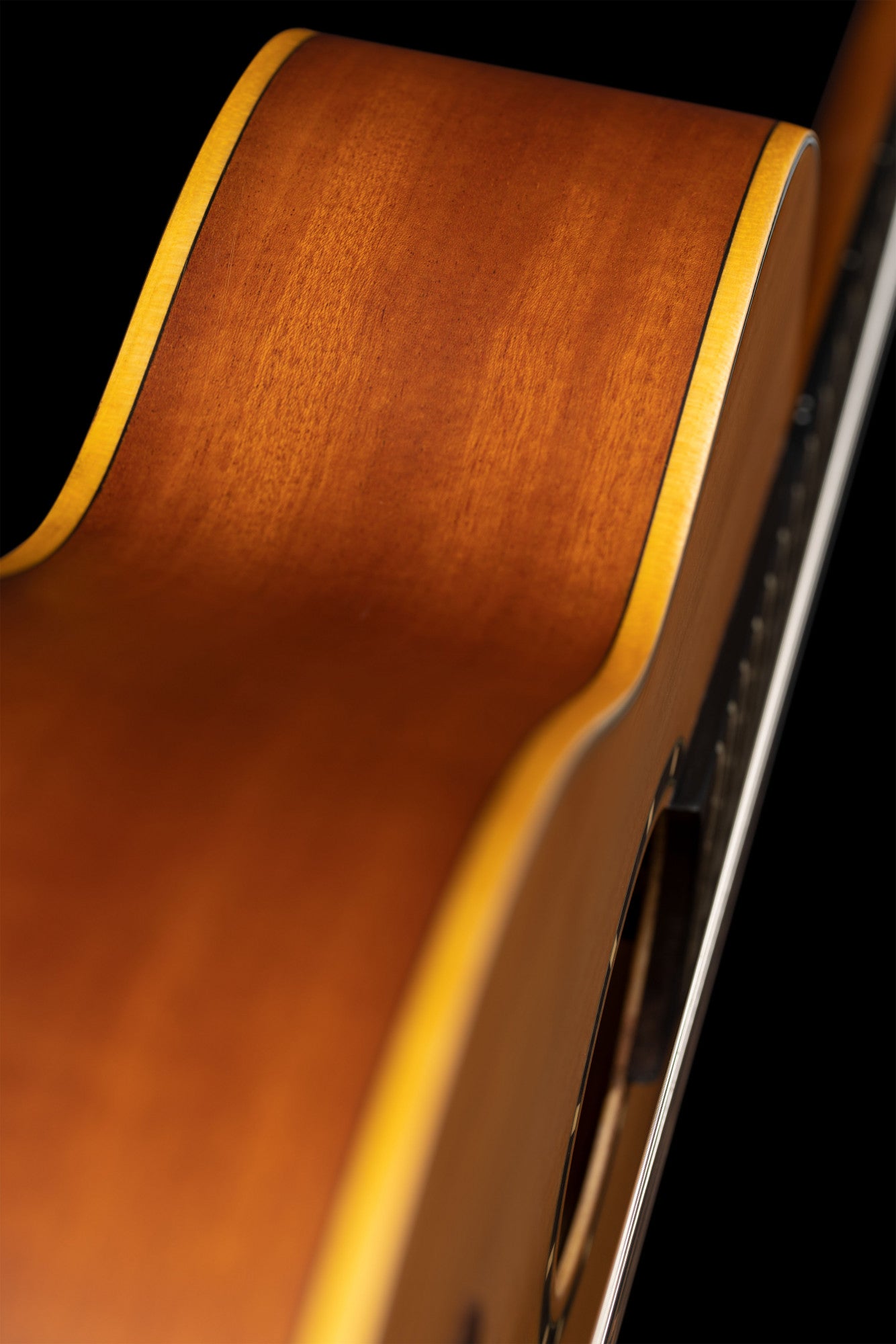 ORTEGA Family Series 7/8 Konzertgitarre 6 String - Zeder / Mahagoni Natur + Bag