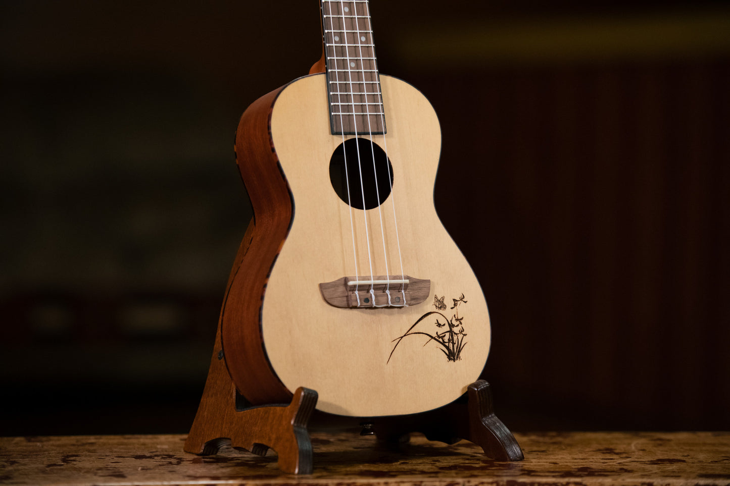 ORTEGA Bonfire Series Concert Ukulele 4 String - Spruce/Sapele Natural