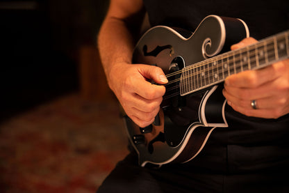 ORTEGA Americana Series F-Style Mandolin 8 String - Spruce / Maple Satin Whiskey Burst