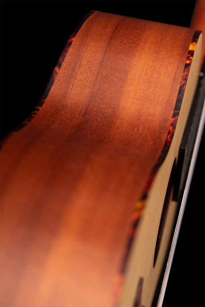 ORTEGA Bonfire Serie Bariton Ukulele 4 String - Fichte/Sapele Natur