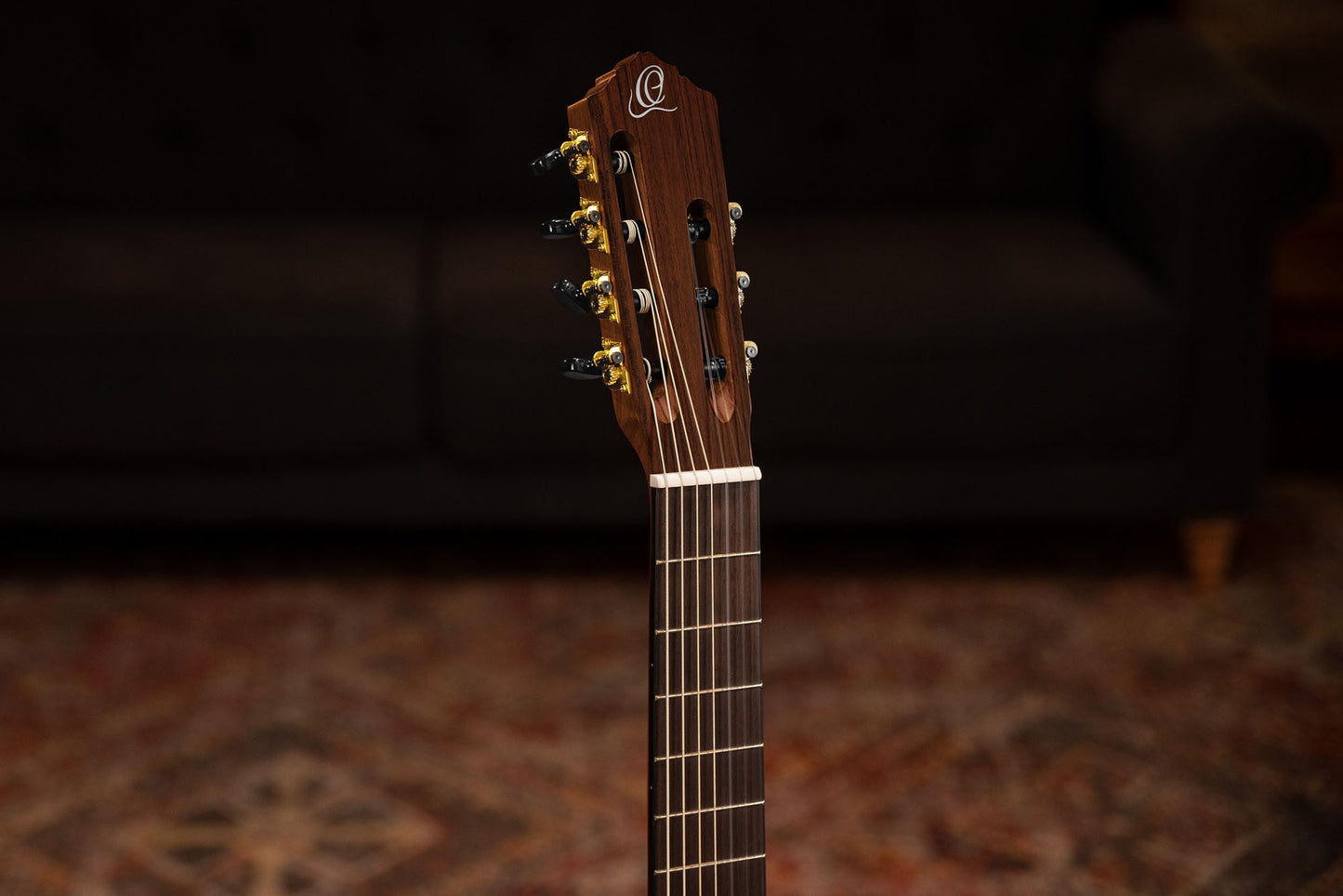 ORTEGA Family Series Pro 4/4 Slim Neck Konzertgitarre 7 String - Massive Zeder + Bag