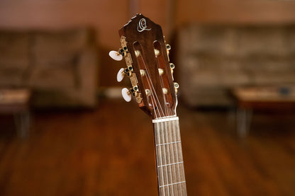 ORTEGA Performer Series 4/4 Konzertgitarre 6-String - Natural + Gigbag