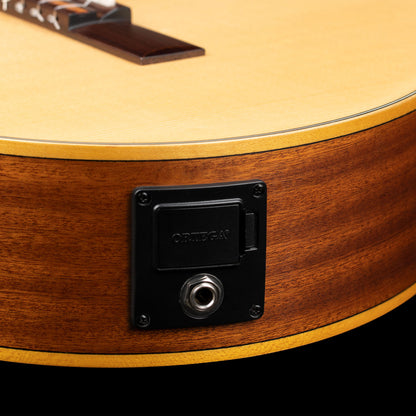 ORTEGA Family Series 4/4 Slim Neck Konzertgitarre 6 String - Fichte / Mahagoni Natur + Bag