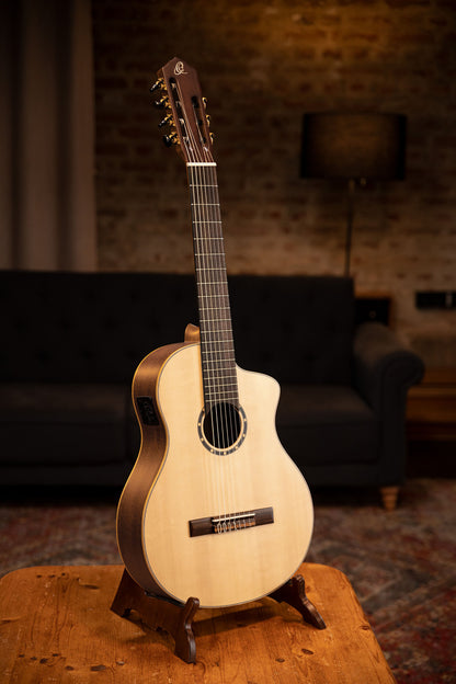 ORTEGA Family Series Pro Classical Guitar 7 String - Solid Spruce / Sapele Natural + Gig Bag