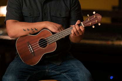 ORTEGA Timber Serie Konzert Ukulele 4 String - Mahogany Natural + Bag