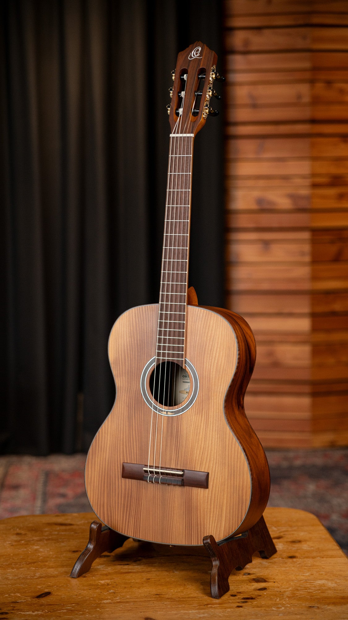 ORTEGA Thermo Series 4/4 Konzertgitarre 6-String - Dunkelbraun matt + Gigbag