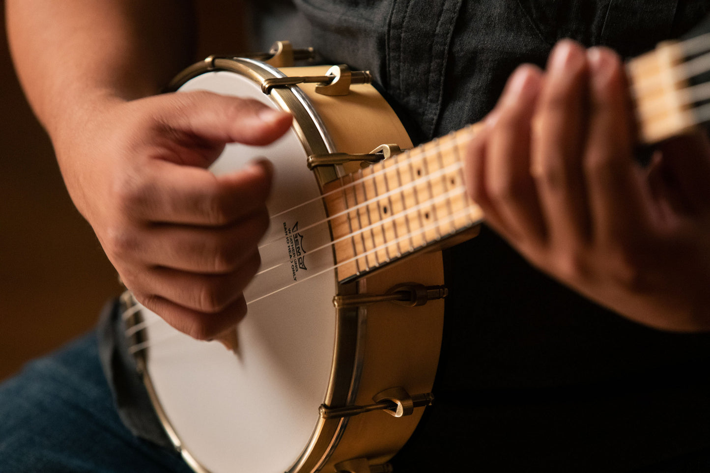 ORTEGA Banjolele Serie Konzert Ukulele 4 String - Maple Natural + Bag