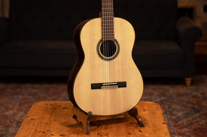 ORTEGA Performer Series 4/4 Konzertgitarre 6-String - Natural + Gigbag