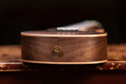 ORTEGA Horizon Series Concert Ukulele 4 String - Walnut Natural + Bag
