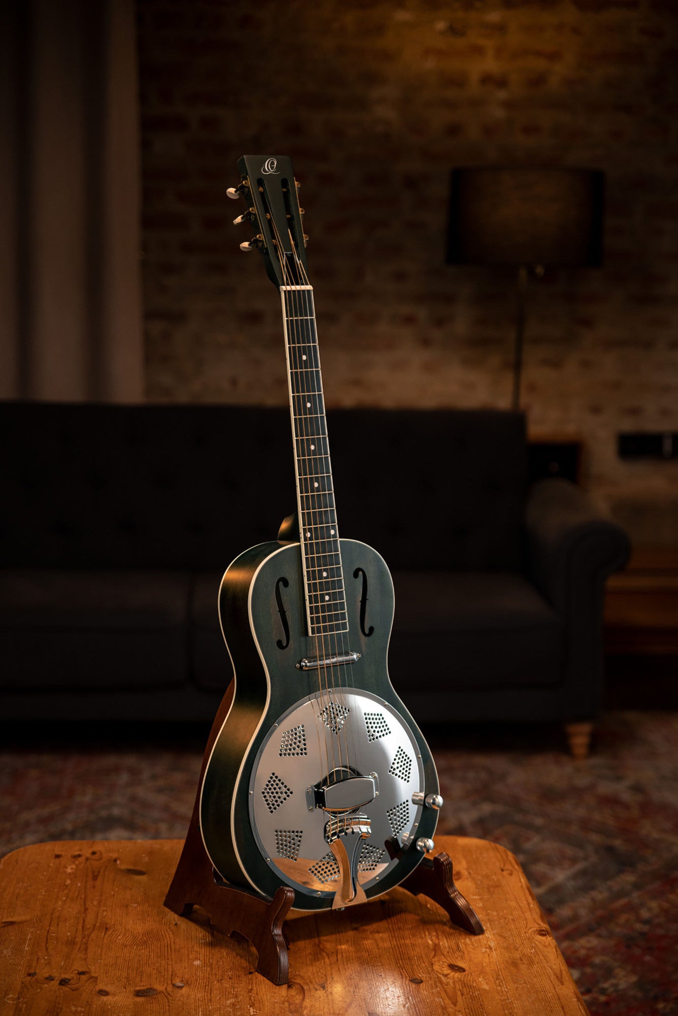 ORTEGA Americana Series Resonatorgitarre 6 String - Distressed Denim Matte / Chrom HW