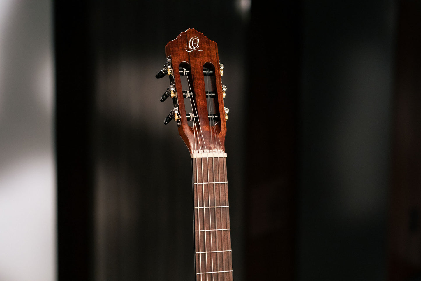 ORTEGA Student Series 4/4 Classical Guitar 6-String - Natural