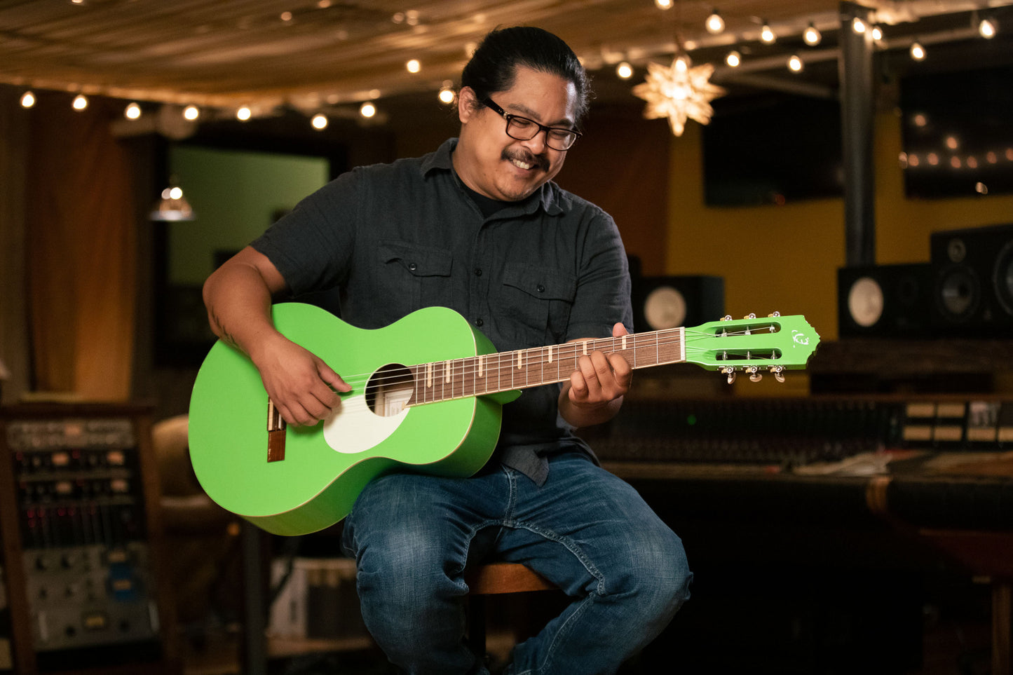 ORTEGA Gaucho Series 4/4 Nylon String Guitar 6-String - Green Apple + Gig Bag